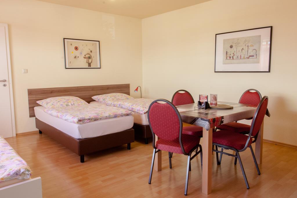 Pension Klingenstr. 23 Ξενοδοχείο Λειψία Δωμάτιο φωτογραφία
