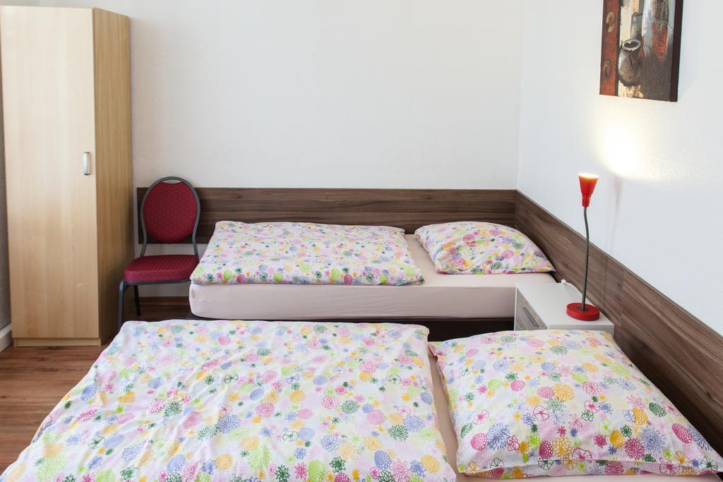 Pension Klingenstr. 23 Ξενοδοχείο Λειψία Δωμάτιο φωτογραφία